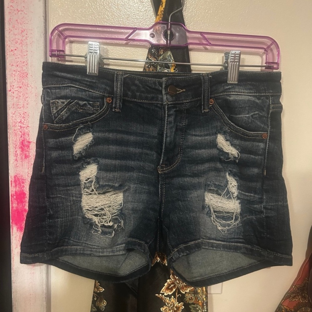 BUCKLE Distressed Denim Women's Shorts
